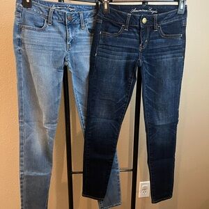 American Eagle Outfitters Women's Light and Dark Blue Skinny Jeans Bundle size 0